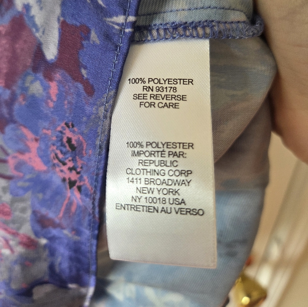 Elie Tahari Floral Blouse Size S Long Sleeve V Neck Purple and Blue Pleated - Picture 4 of 7